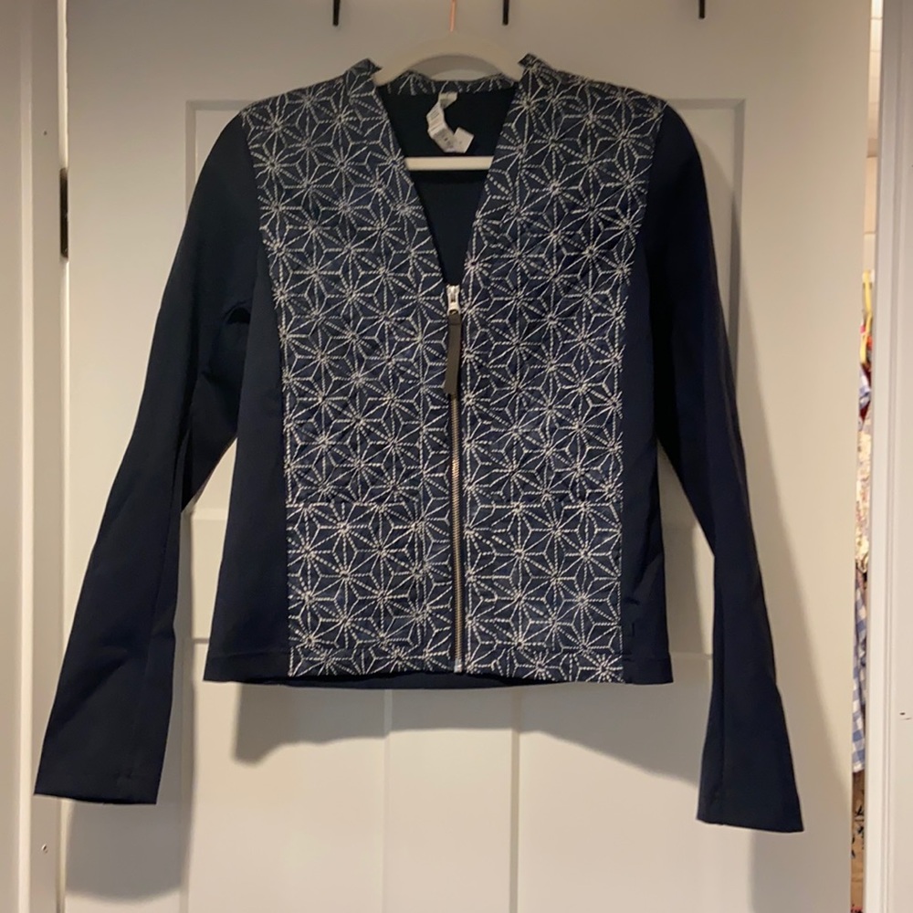 Lululemon jacket size 6